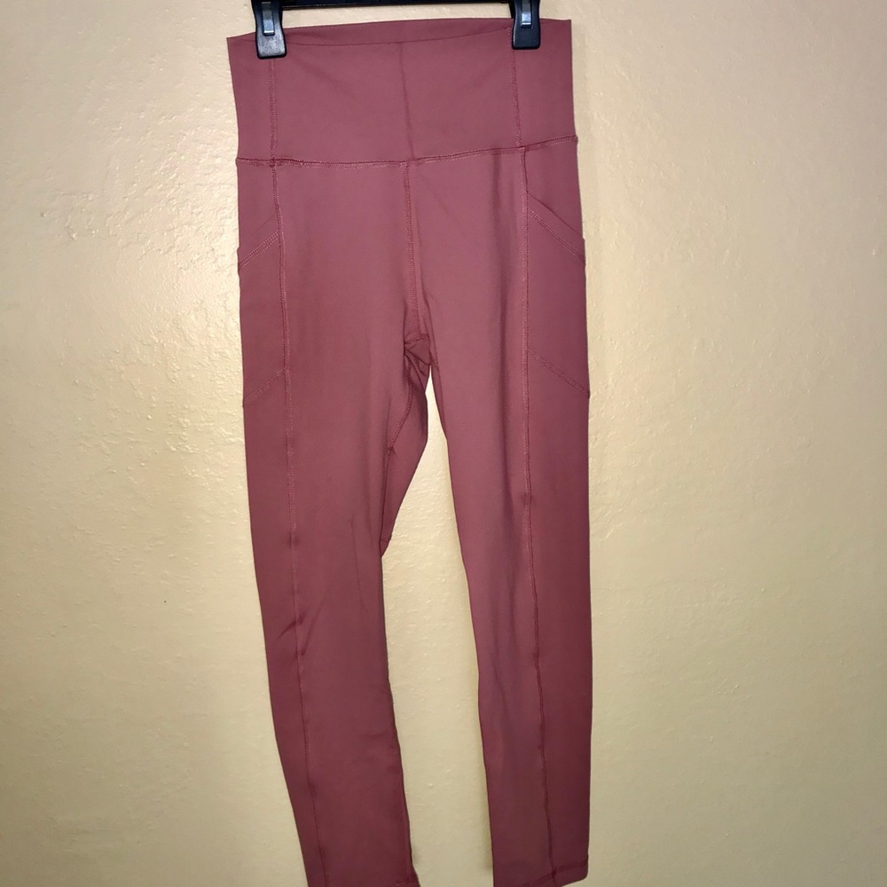 Blush Paragon Fitwear 3/4 length leggings
